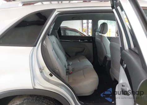 2011 Kia Sorento Lx z USA, uszkodzony, nr VIN 5XYKTDA18BG003708